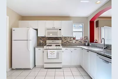 7574 SE 171st Sun Valley Place, The Villages, FL 32162 - Photo 3