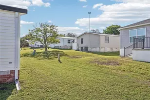 510 Bonita Dr, The Villages, FL 32159 - Photo 35