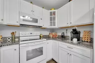 26721 Bloomfield Ave, Yalaha, FL 34797 - Photo 13