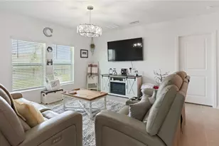 1020 Calico Pointe Cir, Groveland, FL 34736 - Photo 9