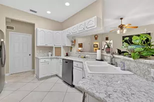 21811 King Henry Ave, Leesburg, FL 34748 - Photo 25