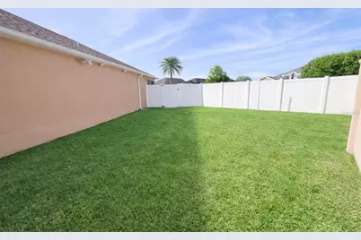 437 Jarquin Way, The Villages, FL 32162 - Photo 9