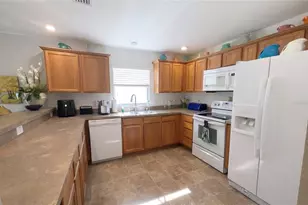 437 Jarquin Way, The Villages, FL 32162 - Photo 17