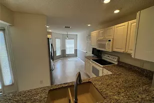 8063 SE 171st McAlpin St, The Villages, FL 32162 - Photo 3