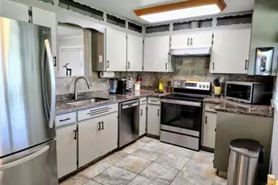 664 Cr 467, Lake Panasoffkee, FL 33538 - Photo 17