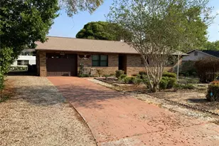 1922 Cornelia Dr, Eustis, FL 32726 - Photo 9