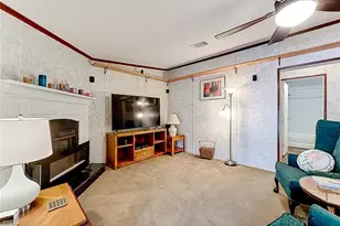 1658 Elkhart Cir, Tavares, FL 32778 - Photo 9