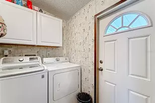 1658 Elkhart Cir, Tavares, FL 32778 - Photo 33