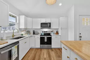 1984 Golden Palm Cir, Tavares, FL 32778 - Photo 9