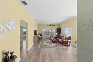 439 Grovewood Pl, The Villages, FL 32162 - Photo 5