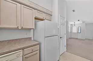 4873 Marsh Harbor Dr, Tavares, FL 32778 - Photo 9