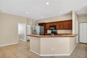 28931 Beauclaire Dr, Tavares, FL 32778 - Photo 13