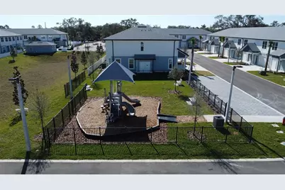 1075 E Caroline Street, Tavares, FL 32778 - Photo 9