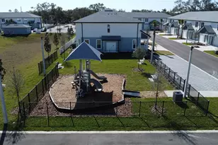 1075 E Caroline St, Tavares, FL 32778 - Photo 9