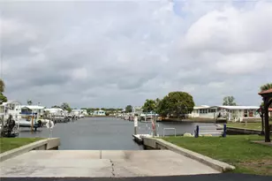 6807 Mt Pleasant Rd NE, Saint Petersburg, FL 33702 - Photo 23