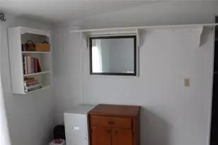 6807 Mt Pleasant Rd NE, Saint Petersburg, FL 33702 - Photo 13