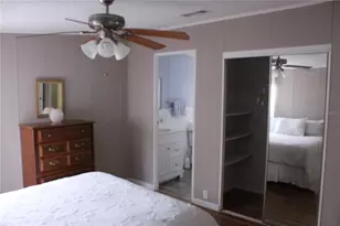 6807 Mt Pleasant Rd NE, Saint Petersburg, FL 33702 - Photo 15