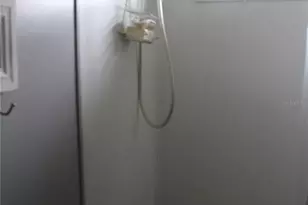 6807 Mt Pleasant Rd NE, Saint Petersburg, FL 33702 - Photo 17