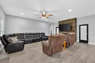 22431 Loop Rd, Groveland, FL 34736 - Photo 11