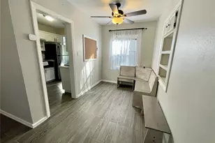 706 Mission Dr, Wildwood, FL 34785 - Photo 9