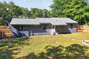 706 Mission Dr, Wildwood, FL 34785 - Photo 3