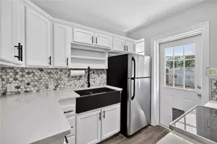 706 Mission Dr, Wildwood, FL 34785 - Photo 17