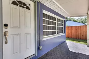 706 Mission Dr, Wildwood, FL 34785 - Photo 9