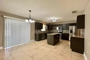 800 Clear Brook Ct, Fruitland Park, FL 34731 - Photo 9