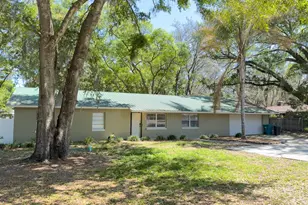 207 Mandarin Ln, Fruitland Park, FL 34731 - Photo 5