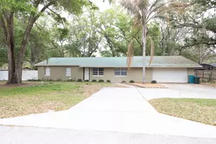 207 Mandarin Ln, Fruitland Park, FL 34731 - Photo 1