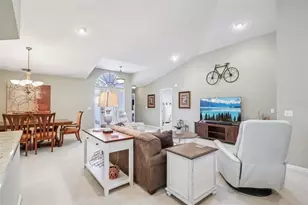 587 Juniper Way, Tavares, FL 32778 - Photo 5