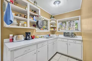 140 N Johns St, Mount Dora, FL 32757 - Photo 17