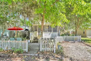 140 N Johns St, Mount Dora, FL 32757 - Photo 3