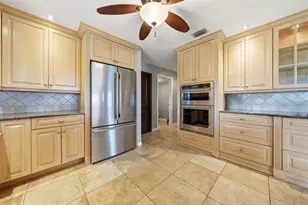 29116 Beauclaire Dr, Tavares, FL 32778 - Photo 15