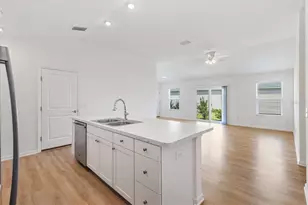 7185 Fay Ct, The Villages, FL 34762 - Photo 17