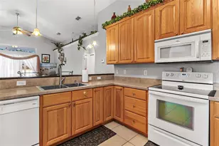 93 Fairway Cir, Umatilla, FL 32784 - Photo 15