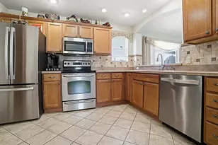 1639 Edisto Ln, The Villages, FL 32162 - Photo 5