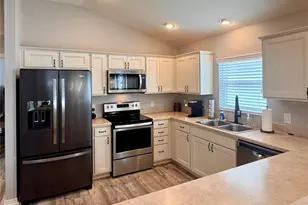 7357 SE 168TH MITZI ST, The Villages, FL 32162 - Photo 3