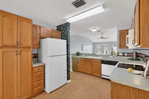 1712 Carrera Dr, The Villages, FL 32159 - Photo 9