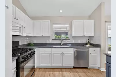 9172 SE 171st Drayton Place, The Villages, FL 32162 - Photo 13