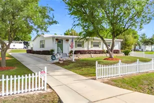 111 Mark Ave, Lady Lake, FL 32159 - Photo 5