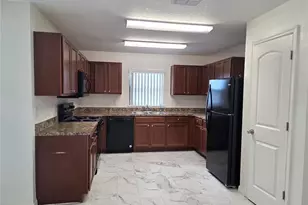 926 Aspen View Cir, Groveland, FL 34736 - Photo 13