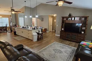 336 Lakecrest Dr, Tavares, FL 32778 - Photo 33