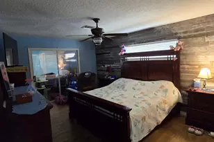 336 Lakecrest Dr, Tavares, FL 32778 - Photo 13