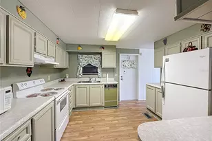 1231 Elkhart Cir, Tavares, FL 32778 - Photo 11