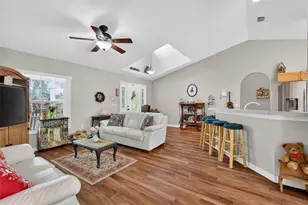 41722 Poinciana St, Eustis, FL 32736 - Photo 9