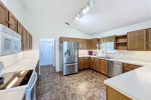 4822 Sawgrass Lake Cir, Leesburg, FL 34748 - Photo 15