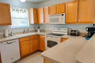 1240 Pageland Way, The Villages, FL 32162 - Photo 3