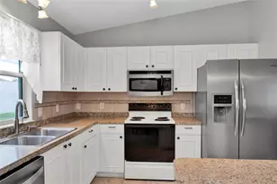 807 Camino Del Rey Dr, The Villages, FL 32159 - Photo 13