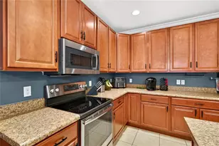 2454 Norwood Pl, Tavares, FL 32778 - Photo 7